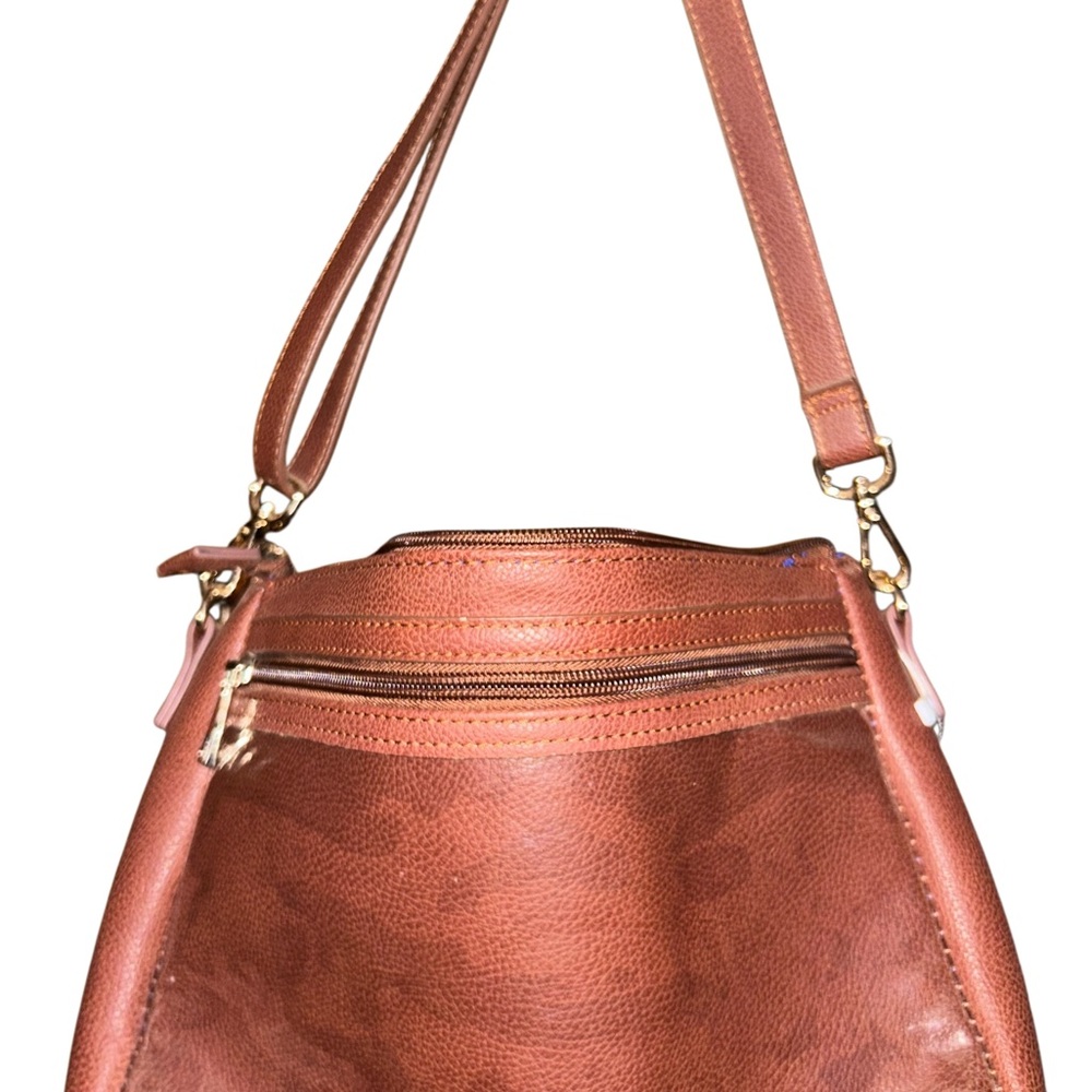 Chic Tan Leather Shoulder Bag